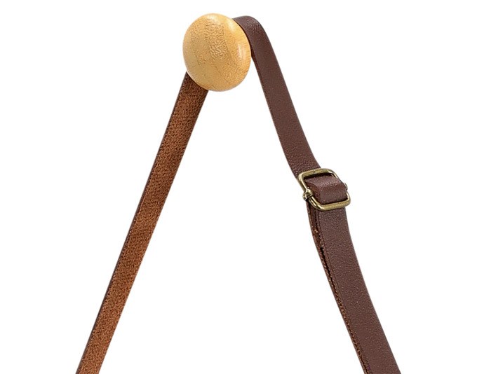 Runder Wandspiegel mit Rahmen aus naturfarbenem Bambus, Durchmesser 38 cm, Stärke 1.5 cm, montiert an einer Wand.