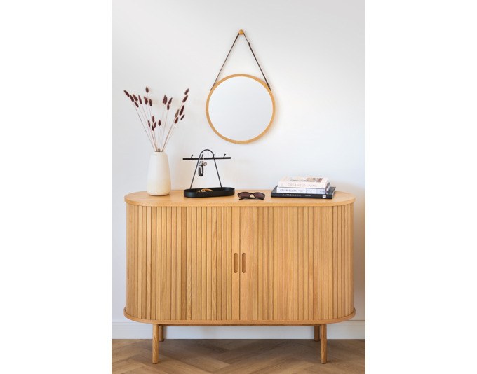 Runder Wandspiegel mit Rahmen aus naturfarbenem Bambus, Durchmesser 38 cm, Stärke 1.5 cm, montiert an einer Wand.