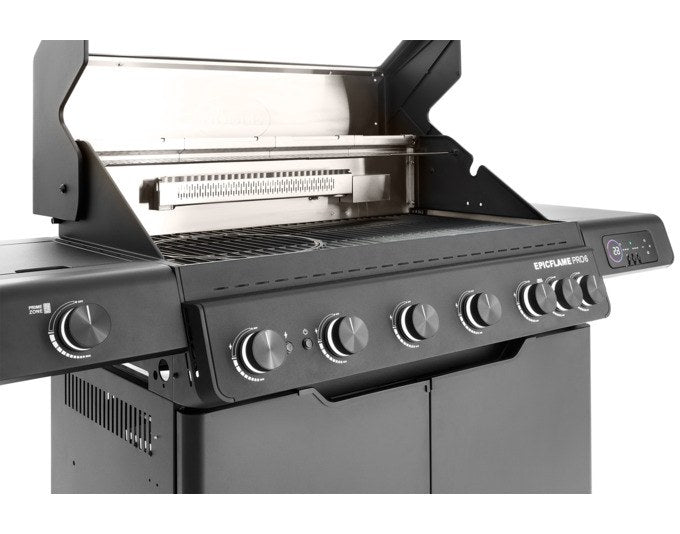 Schwarzer RÖSLE Gasgrill Epicflame Pro 6 mit Edelstahl- und Aluminium-Elementen, zwei Seitentischen, LED Display und geschlossenem Unterschrank.