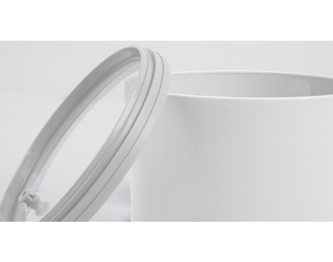 Runde Vorratsdose Tondo XS von BLIMPLUS in Arctic White mit transparentem Deckel, seitlichen Fenstern und Durchmesser von 10 cm.