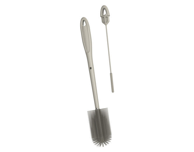 Taupefarbene Silikon-Becherbürste mit integrierter Trinkhalmbürste, 40 cm und 27 cm lang, mit flexiblen Borsten, von KOCHBLUME.