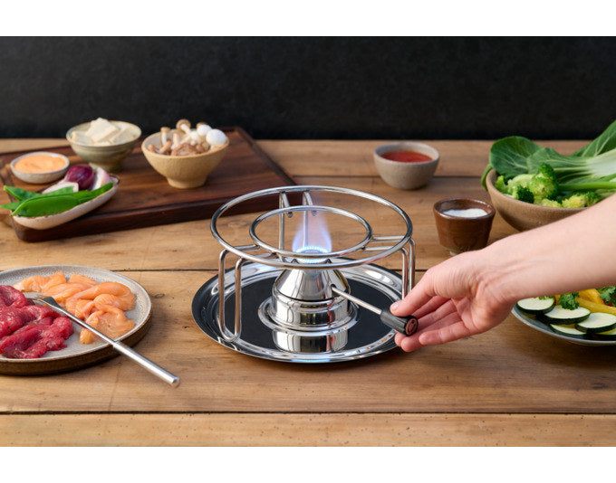 Fondueset KISAG Fondue Set Chinoise mit Edelstahltopf, Rechaud, Sicherheitsgasbrenner und sechs 2in1-Fonduegabeln in Chrom-Silber.