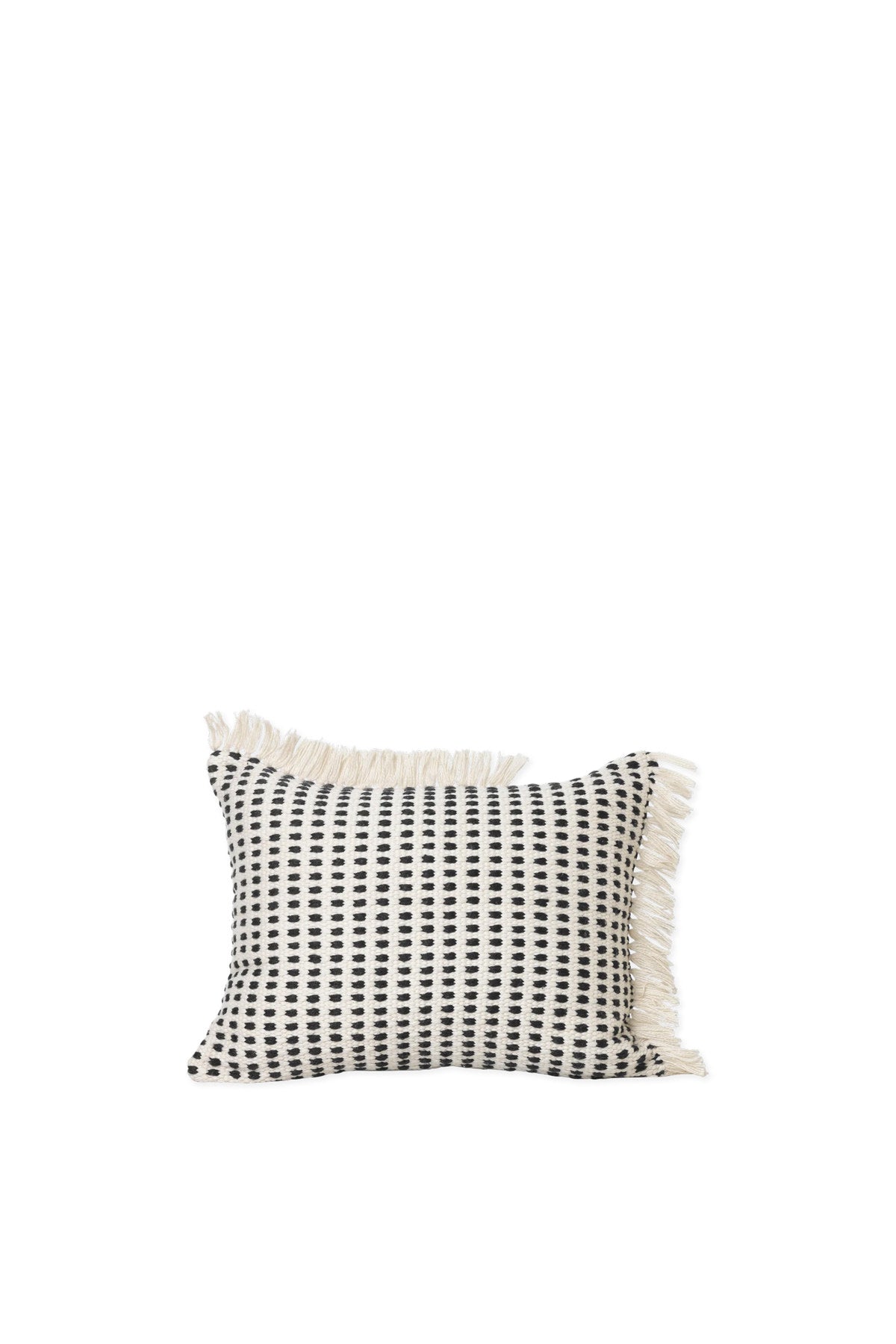Way Kissen lang in Cremeweiss / Blau präsentiert im Onlineshop von KAQTU Design AG. Deko Kissen ist von Ferm Living