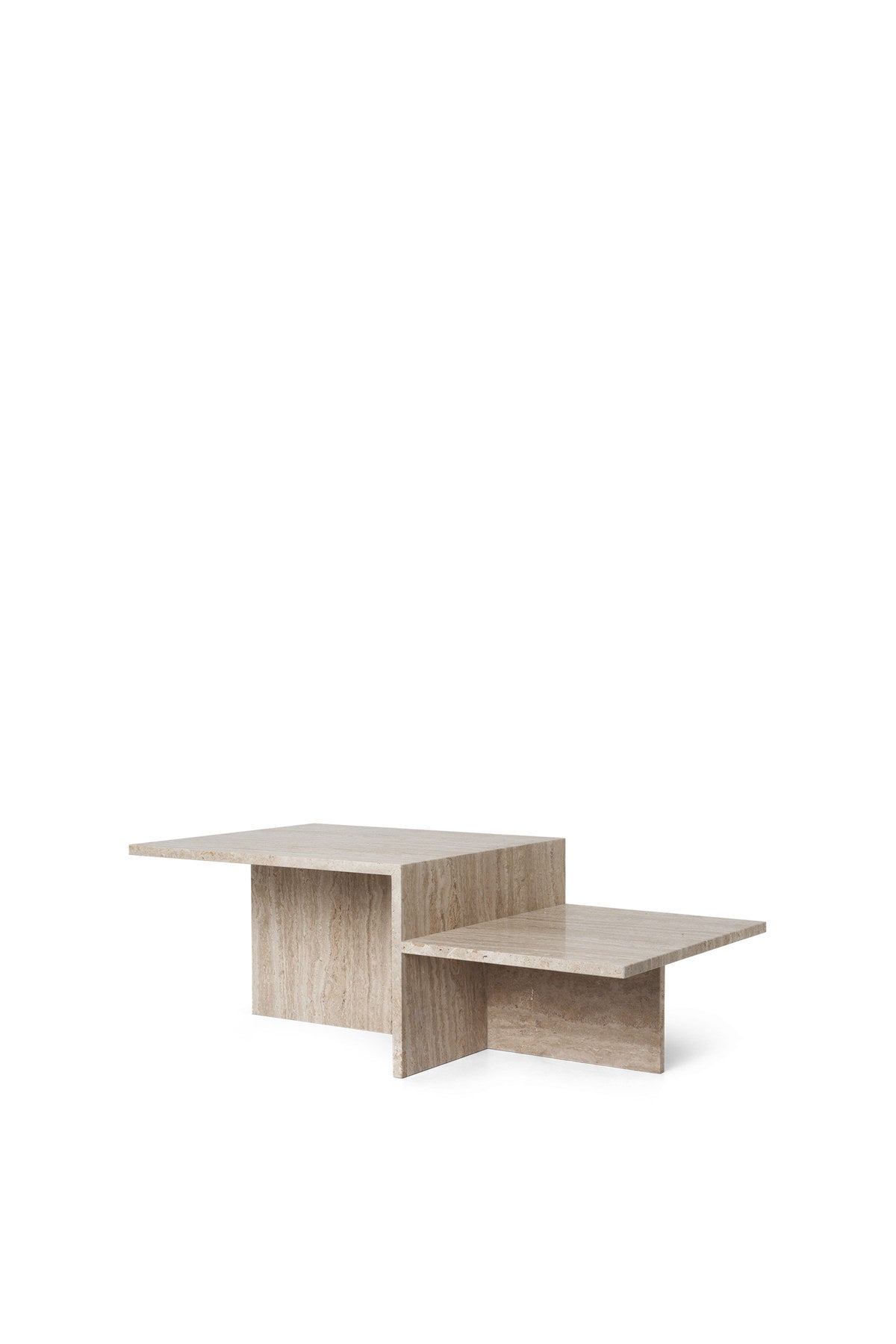 Distinct Couchtisch von Ferm Living mit massiver, minimalistischer Formgebung, erhältlich in Travertin oder Eiche, Ansicht des gesamten Tisches.
