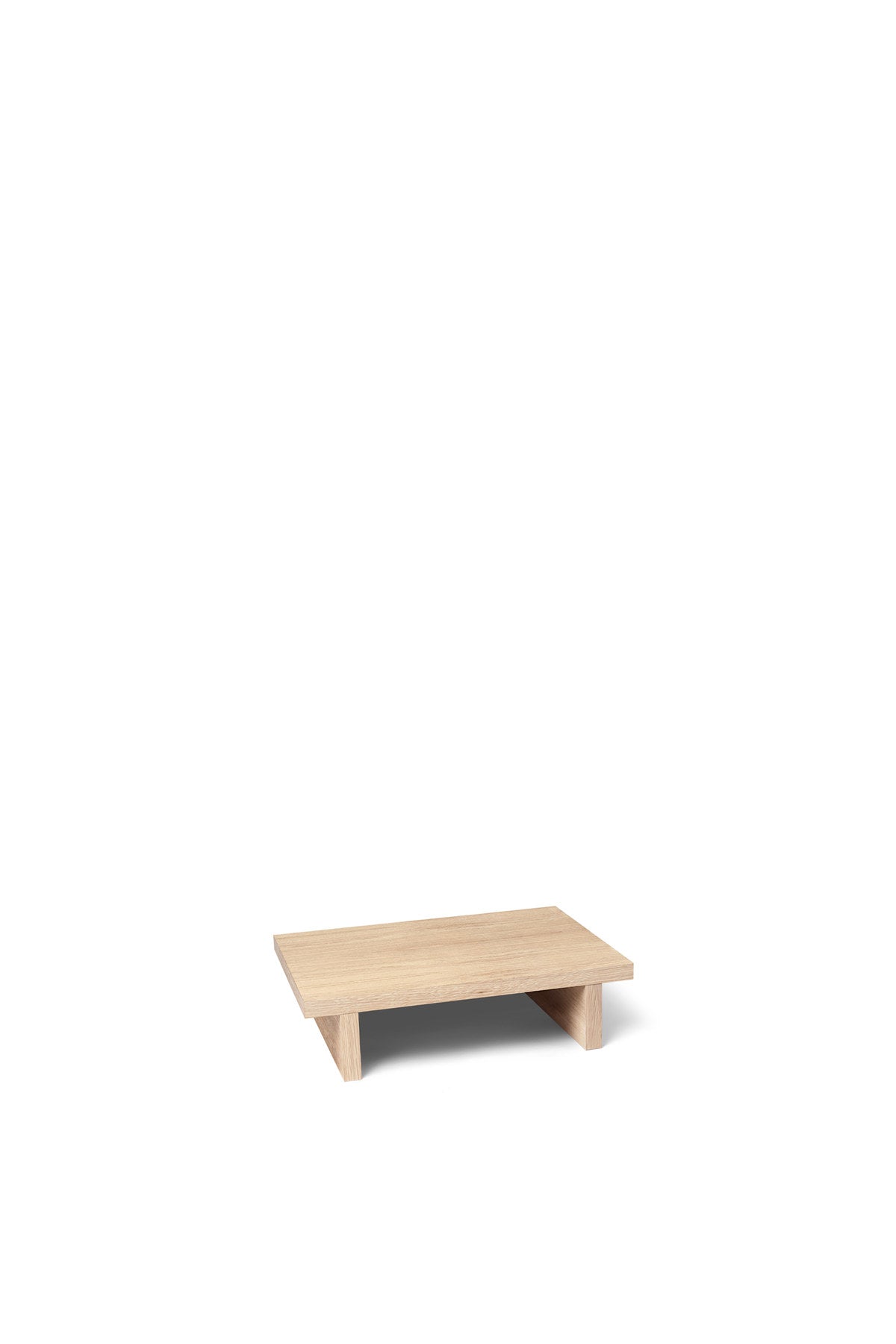 Niedriger Couchtisch Kona Low Table aus Eichenfurnier in dunkler Beize, rechteckige Platte