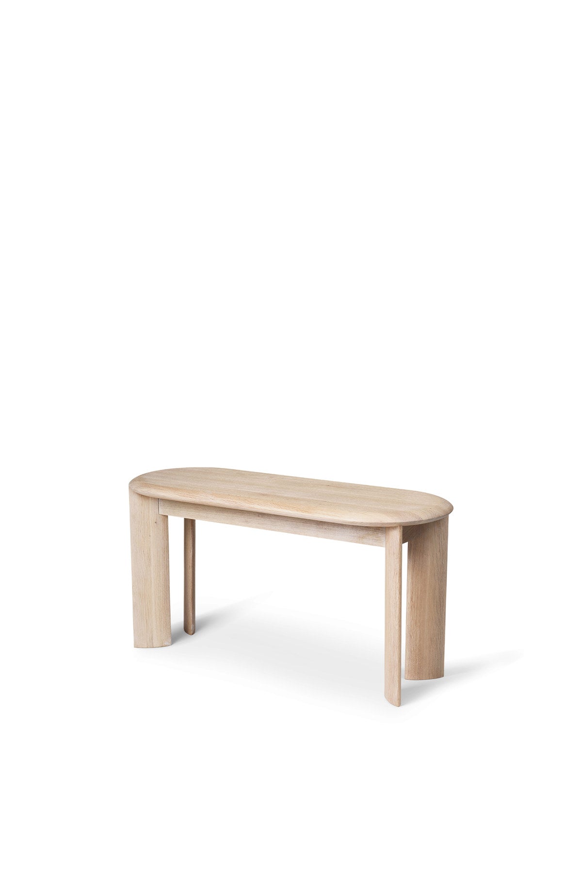 Bevel Bank in Weiss präsentiert im Onlineshop von KAQTU Design AG. Sitzbank ist von Ferm Living