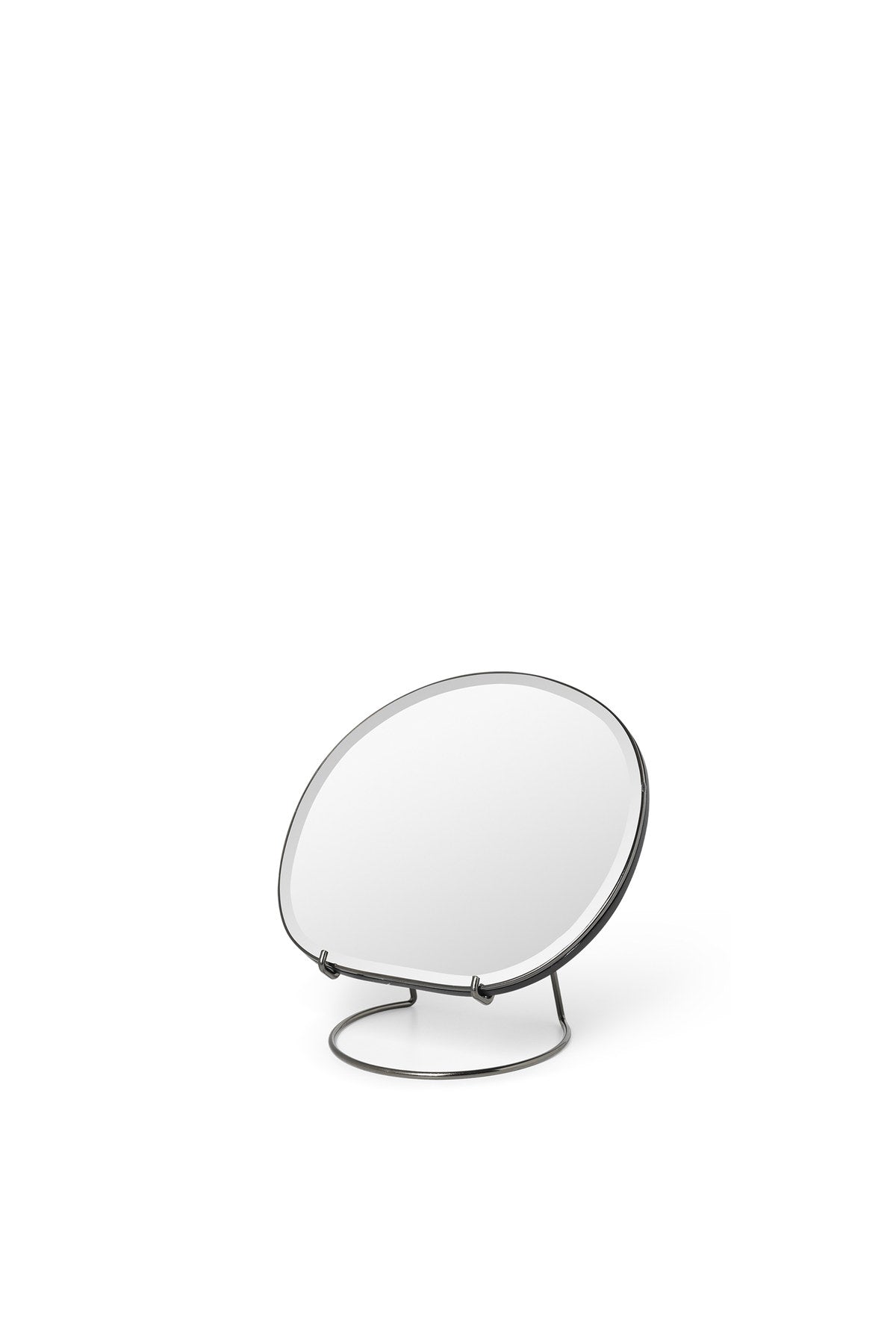 Pond Tischspiegel in Silber / Chrom präsentiert im Onlineshop von KAQTU Design AG. Tischspiegel ist von Ferm Living