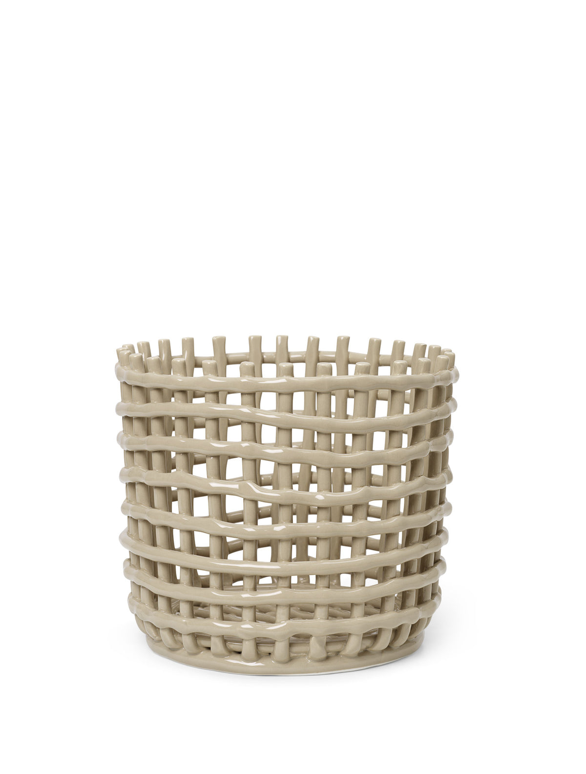 Keramikkorb von Ferm Living in Silber aus galvanisierter Keramik, handgeformt mit geflochtener Struktur, rund, Grösse D 16 x H 14.5 cm.