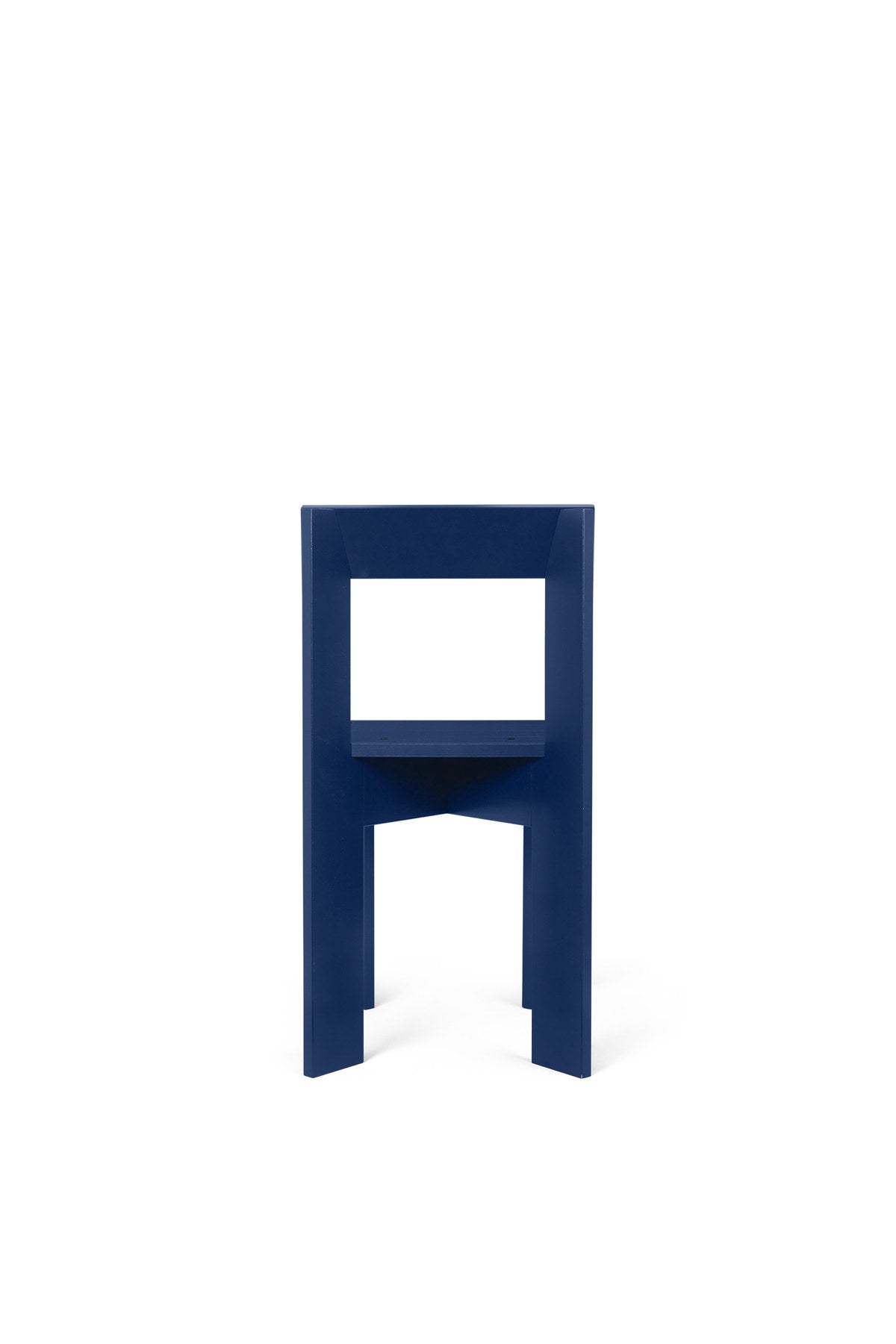 Ark Stuhl in Blau präsentiert im Onlineshop von KAQTU Design AG. Stuhl ist von Ferm Living