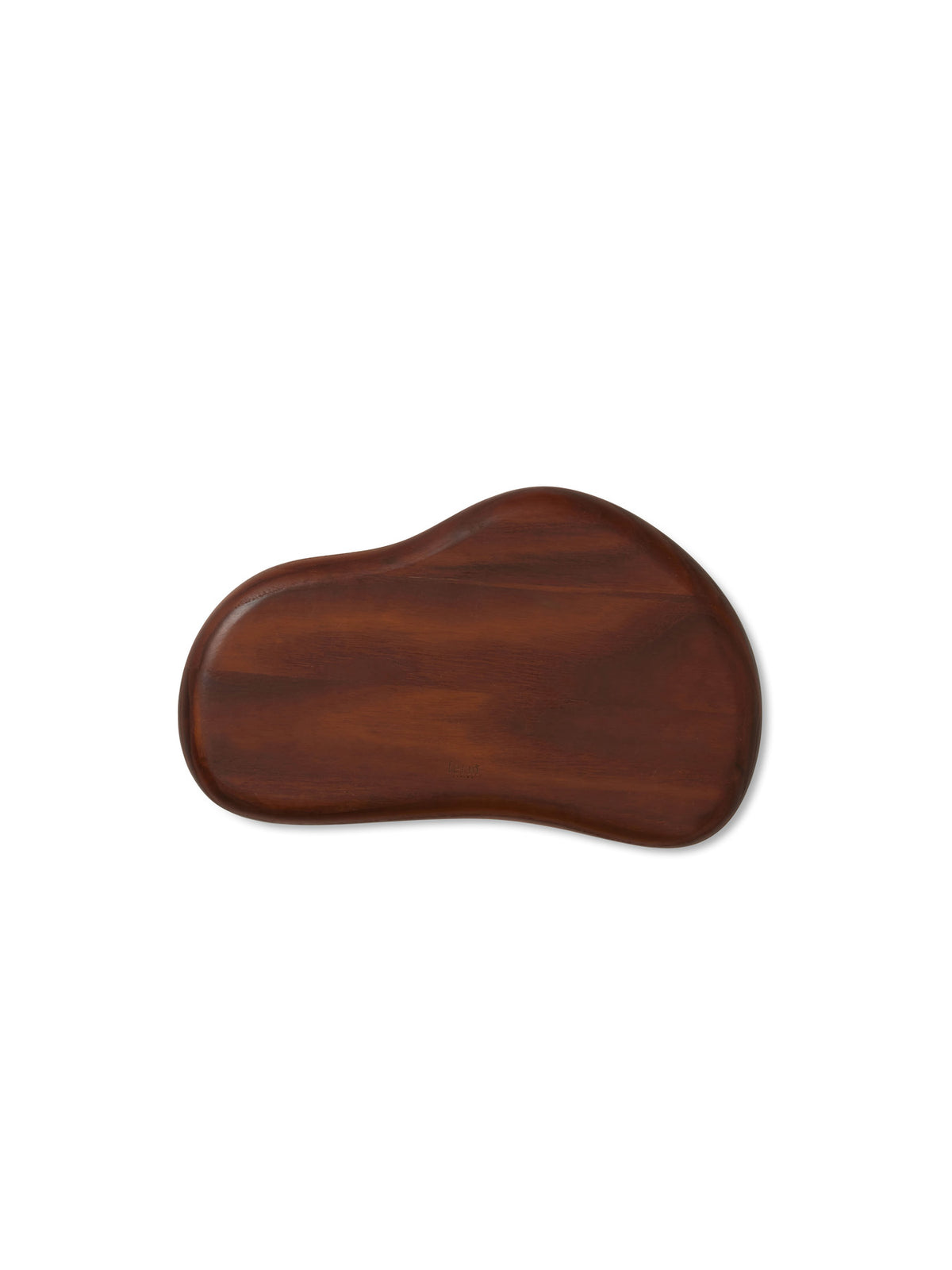 Drei Schneidebretter der Serie Cairn von Ferm Living aus dunkelbraunem, karbonisiertem Eschenholz mit organischen, abgerundeten Formen auf hellem Hintergrund.