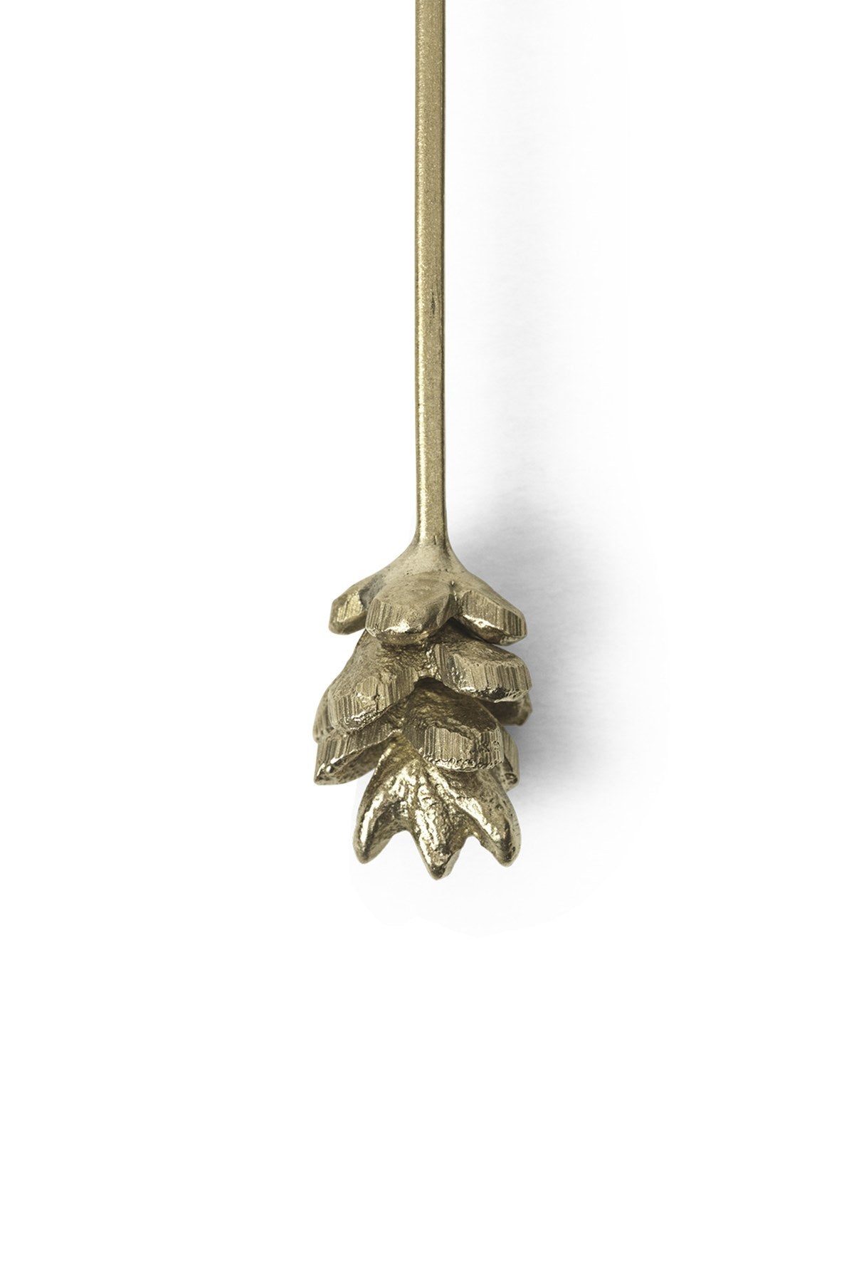Kleiner silberner Kerzenhalter aus versilbertem Massivmessing in Zapfenform, für dünne Kerzen mit 12 mm Durchmesser, zum Aufhängen am Weihnachtsbaum.