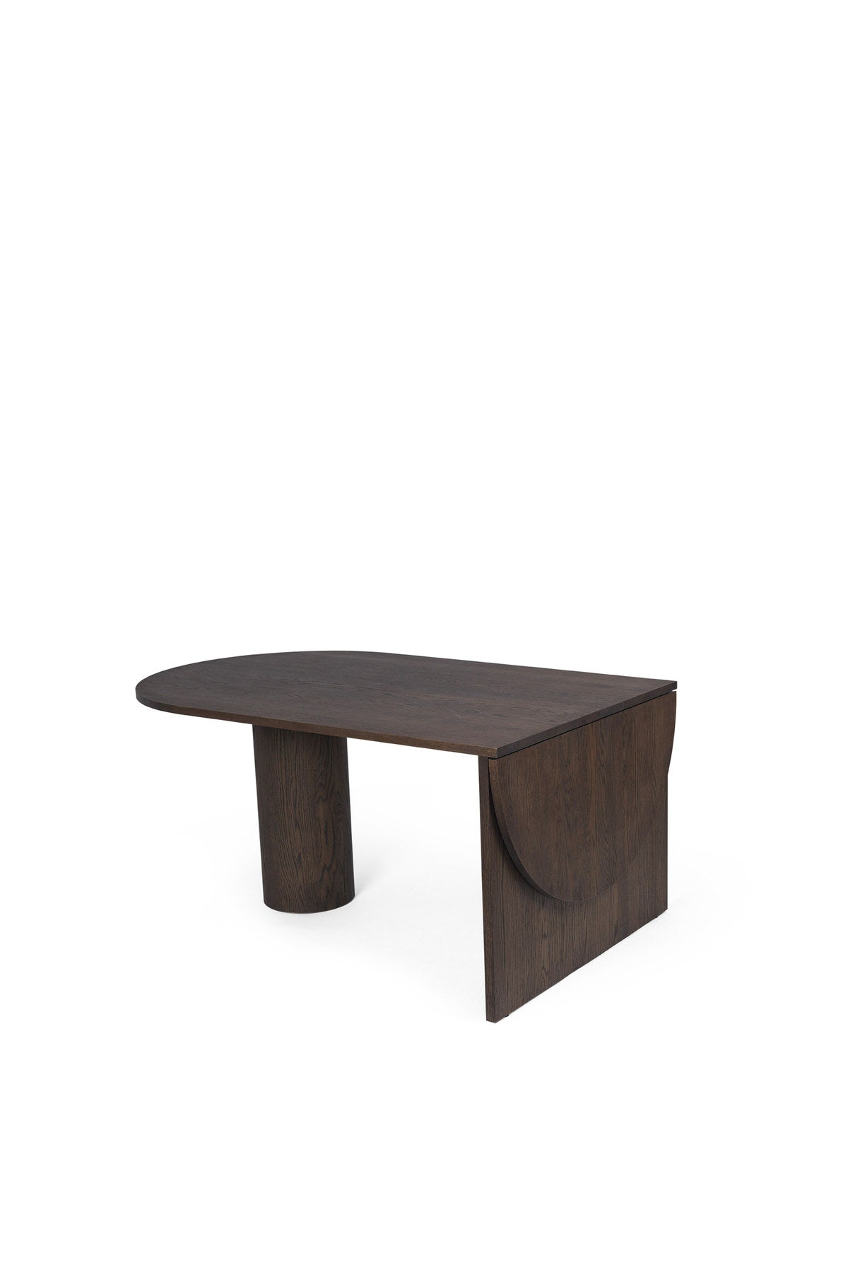 Pylo Esstisch in Dunkelbraun präsentiert im Onlineshop von KAQTU Design AG. Esstisch ist von Ferm Living