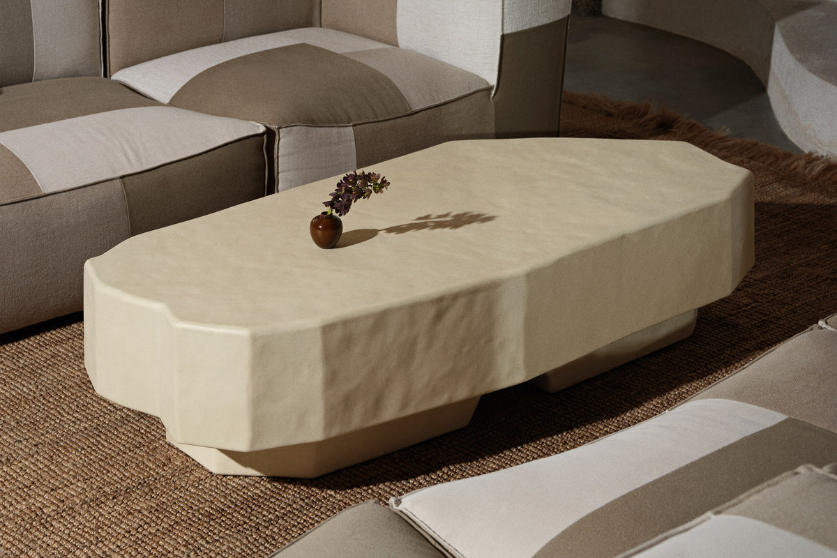 Staffa Couchtisch in Ivory präsentiert im Onlineshop von KAQTU Design AG. Couchtisch ist von Ferm Living