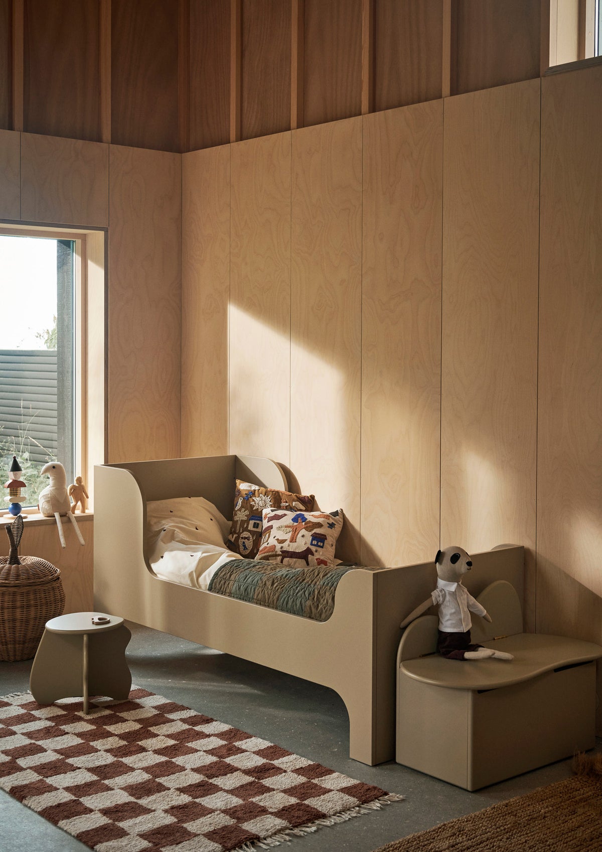 Slope Hocker in Cashmere präsentiert im Onlineshop von KAQTU Design AG. Hocker Kids ist von Ferm Living