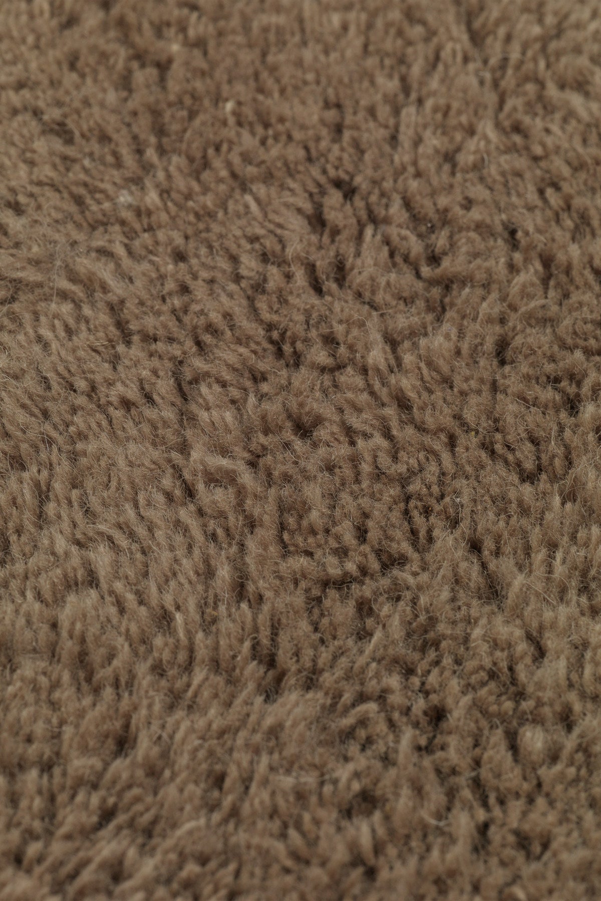 Forma Wollteppich in Ash Brown präsentiert im Onlineshop von KAQTU Design AG. Teppich ist von Ferm Living