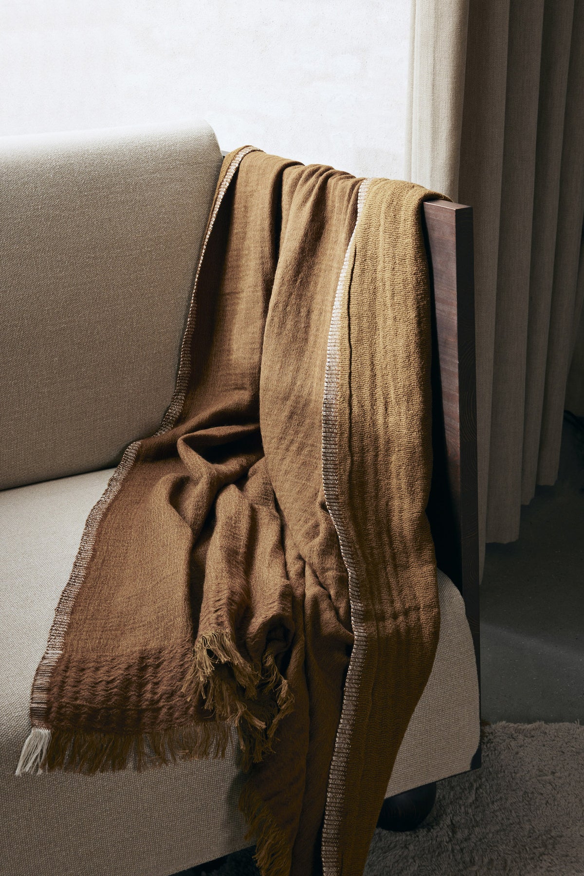 Weaver Throw Decke in Sugar Kelp präsentiert im Onlineshop von KAQTU Design AG. Wolldecke ist von Ferm Living