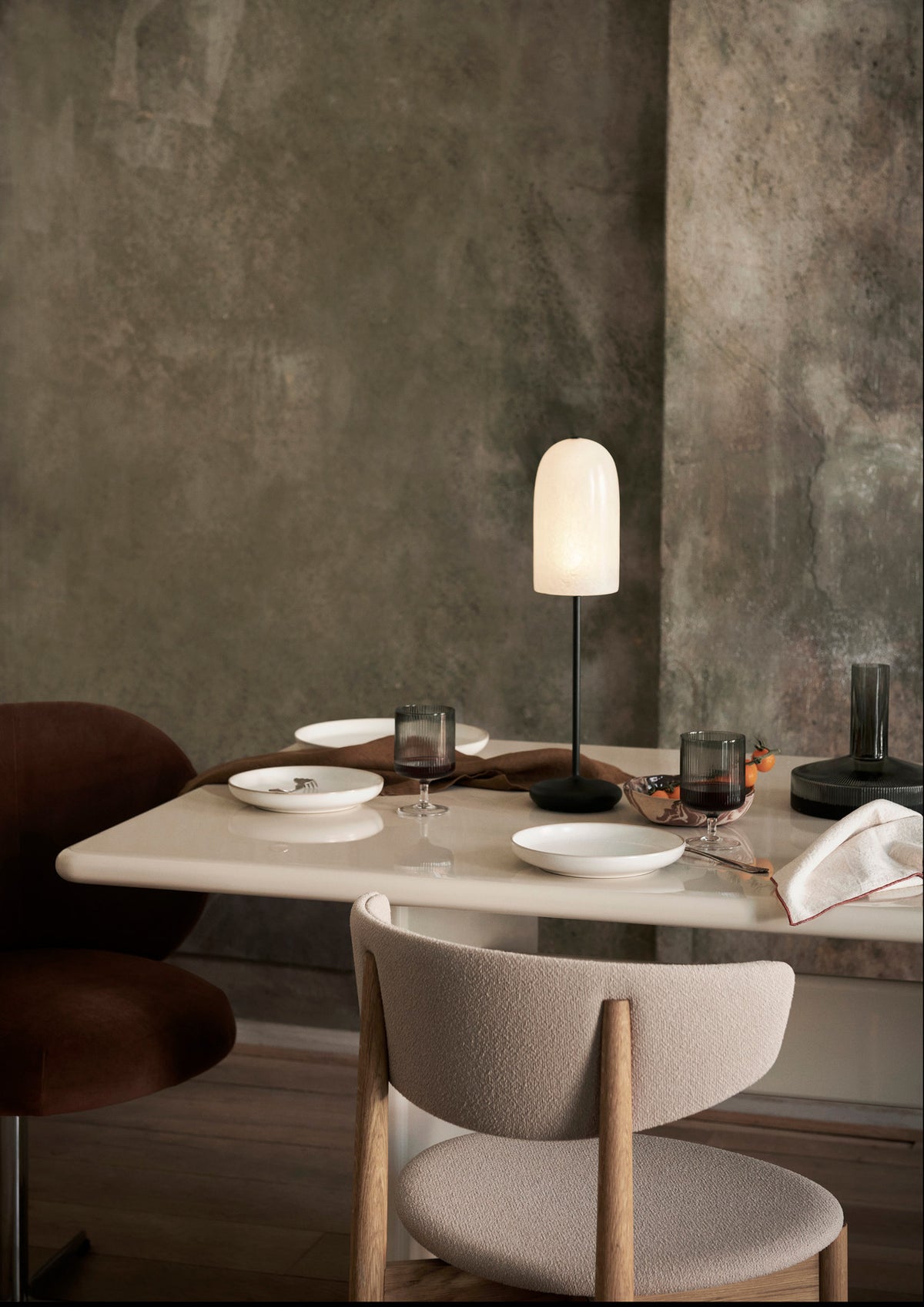 Gry Tischleuchte in Black/Translucent präsentiert im Onlineshop von KAQTU Design AG. Tischleuchte ist von Ferm Living