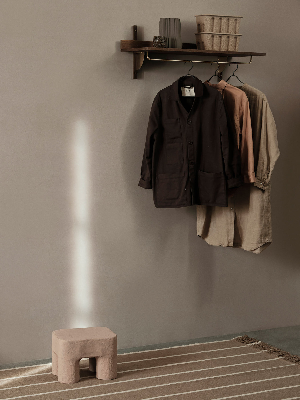 Podo Hocker in Rose präsentiert im Onlineshop von KAQTU Design AG. Hocker ist von Ferm Living