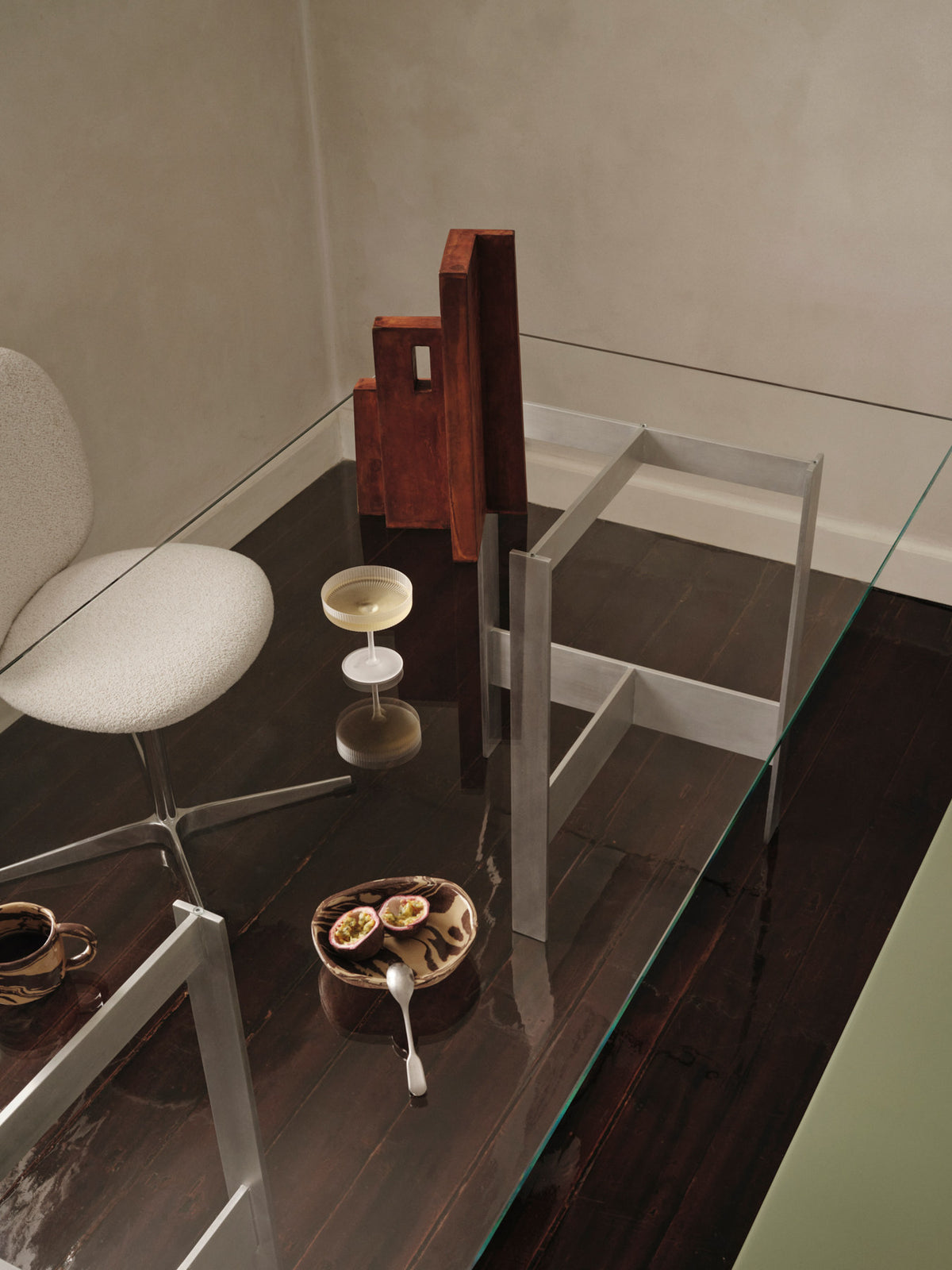 Lager Esstisch 90 x 200 in Glass/Aluminium präsentiert im Onlineshop von KAQTU Design AG. Esstisch ist von Ferm Living