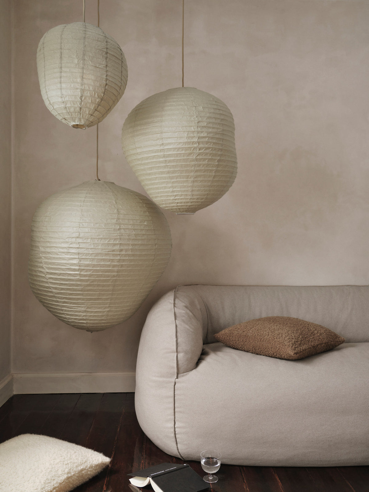 Moor Kissen in Olive präsentiert im Onlineshop von KAQTU Design AG. Deko Kissen ist von Ferm Living