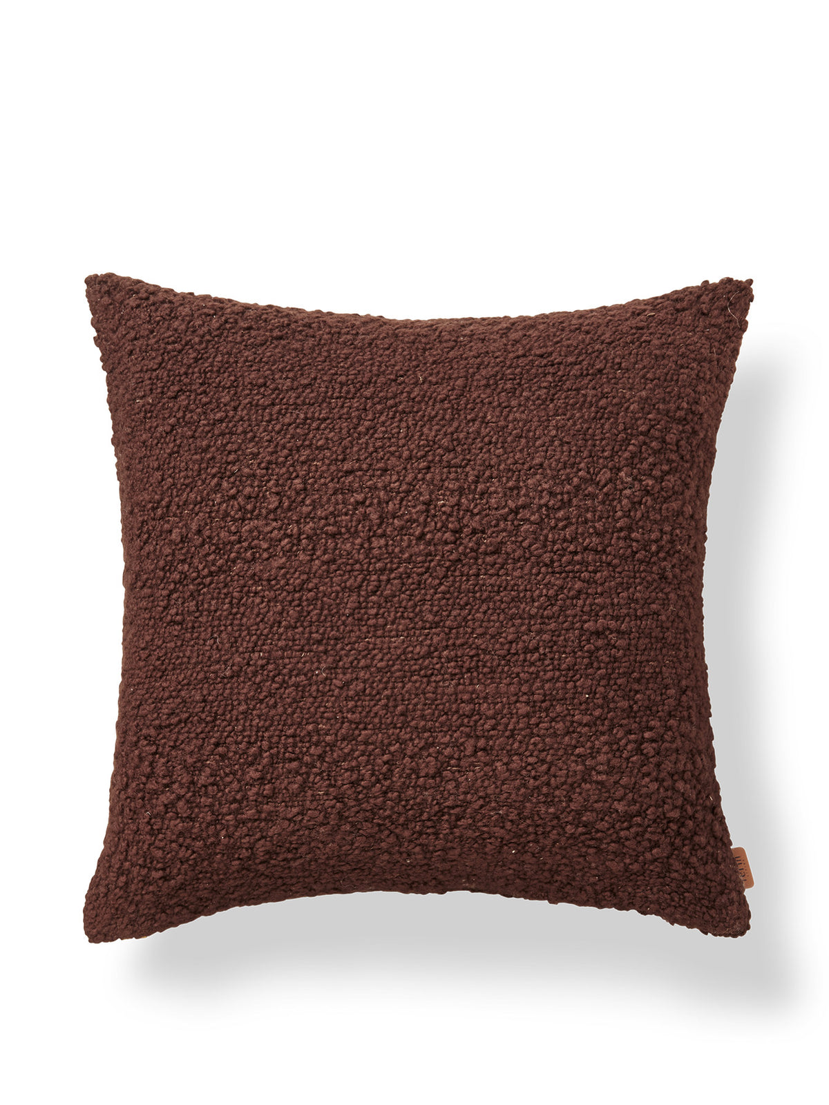 Moor Kissen in Dark Pecan präsentiert im Onlineshop von KAQTU Design AG. Deko Kissen ist von Ferm Living