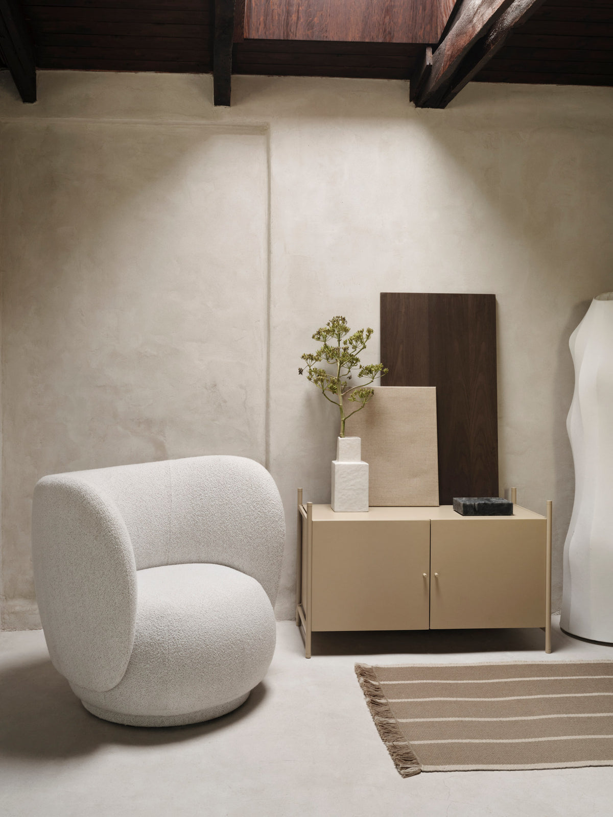 Punctual Cabinet in Cashmere präsentiert im Onlineshop von KAQTU Design AG. Cabinet ist von Ferm Living