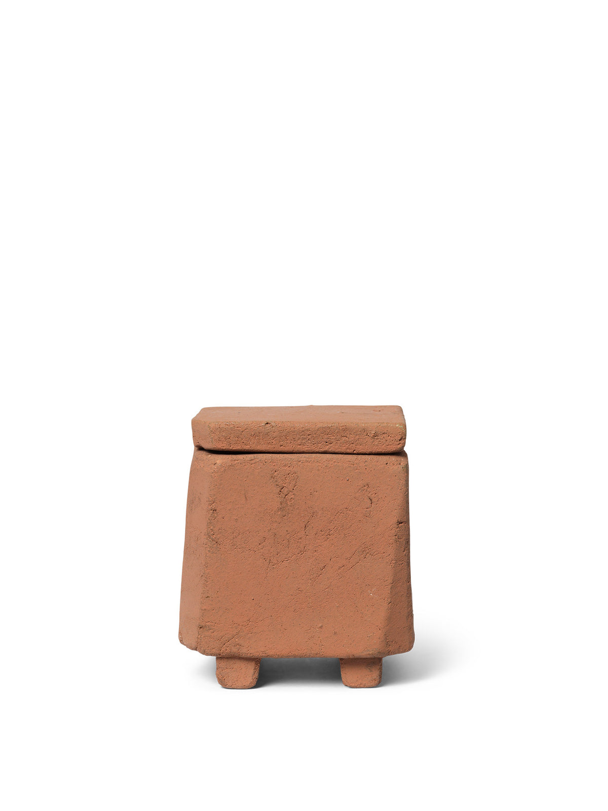 Kurinu Scented Kerze in Terracotta präsentiert im Onlineshop von KAQTU Design AG. Kerzen ist von Ferm Living
