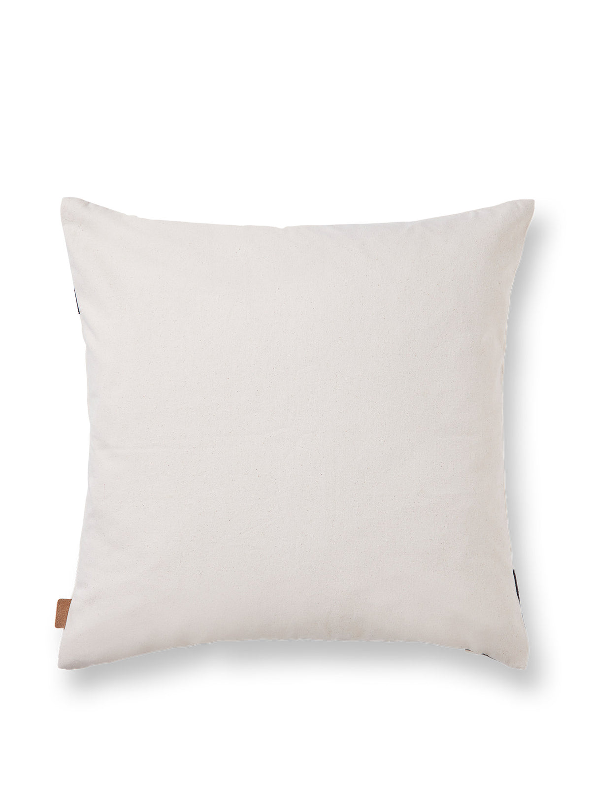 Pose Kissen Cover in Coffee/Undyed präsentiert im Onlineshop von KAQTU Design AG. Deko Kissenbezug ist von Ferm Living