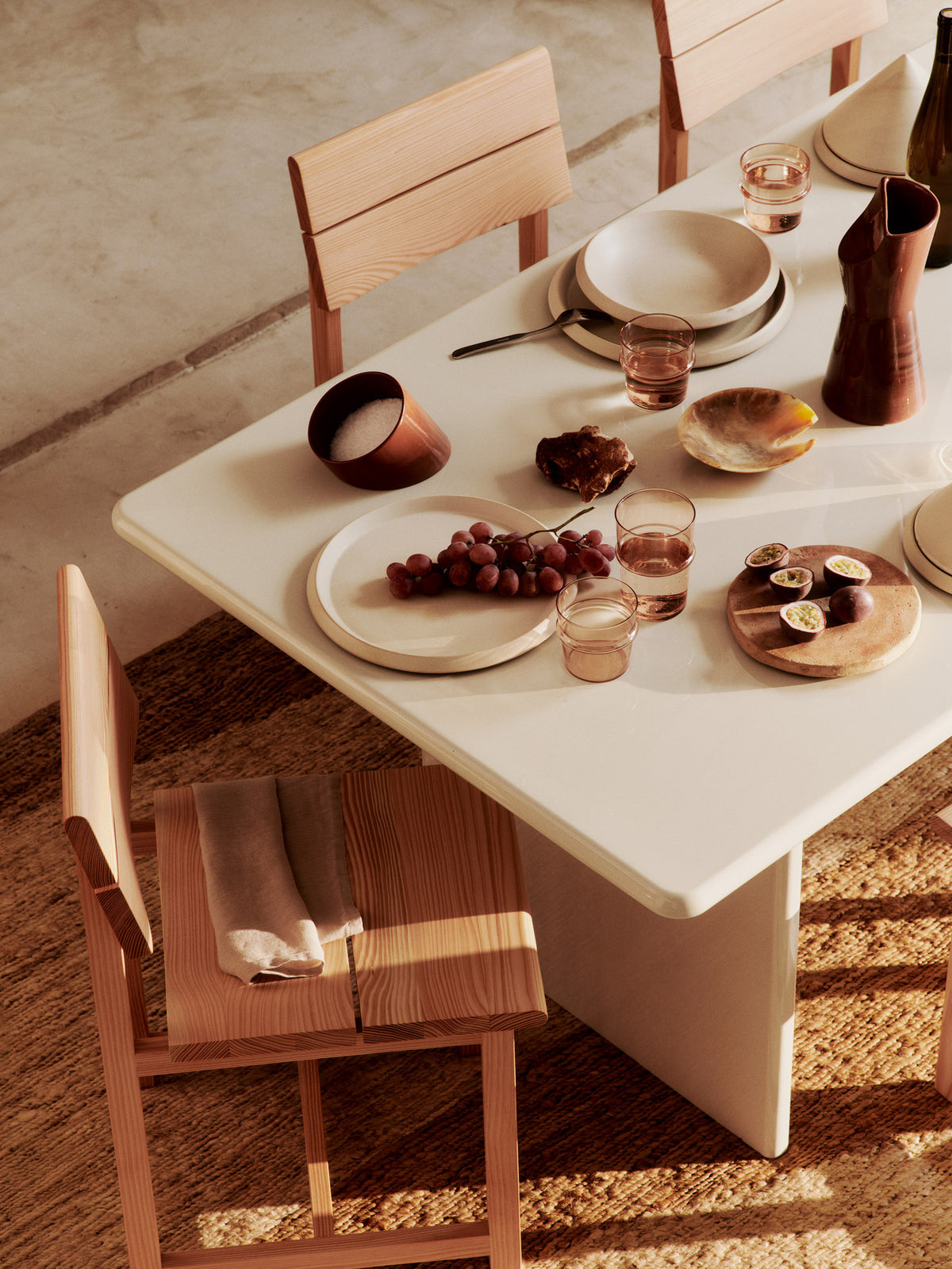 Erena Essteller Ø29 in Sahne präsentiert im Onlineshop von KAQTU Design AG. Teller ist von Ferm Living