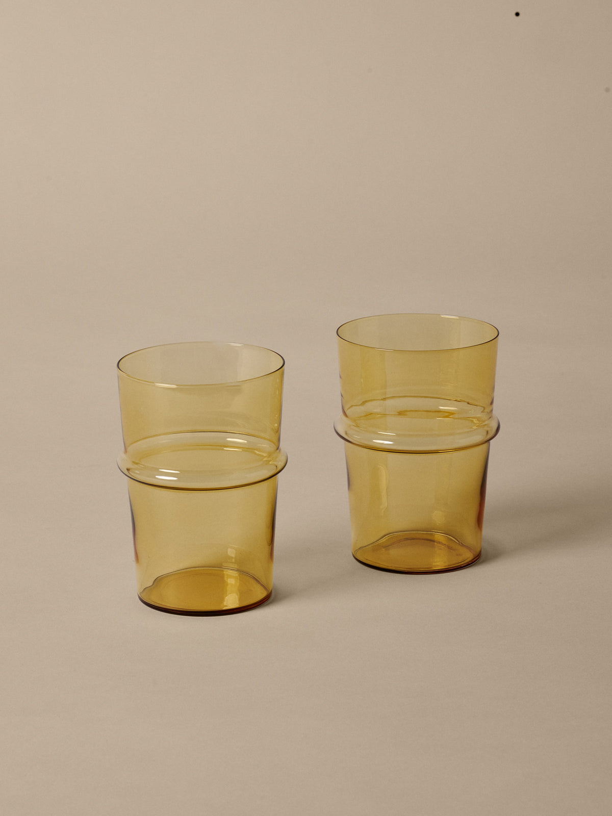 Boya Gläser High Set aus 2 in Gelb präsentiert im Onlineshop von KAQTU Design AG. Glas ist von Ferm Living