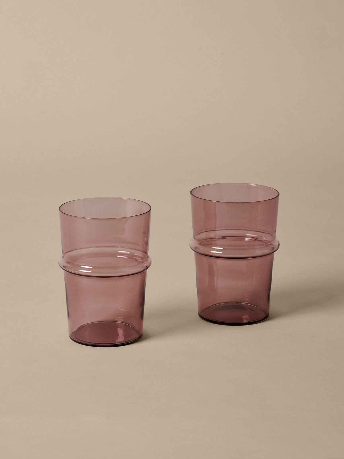 Boya Gläser High Set aus 2 in Malve präsentiert im Onlineshop von KAQTU Design AG. Glas ist von Ferm Living