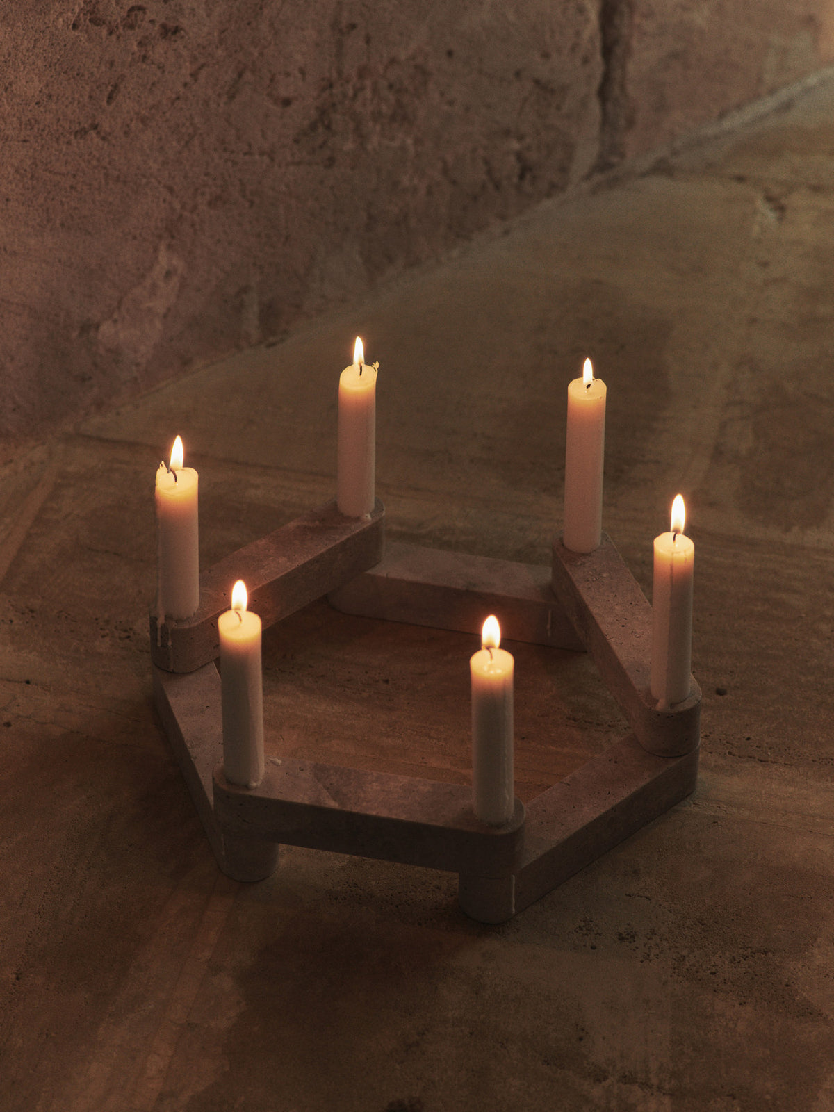 Newel Modular Kerzenhalteset in Travertin präsentiert im Onlineshop von KAQTU Design AG. Kerzenständer ist von Ferm Living