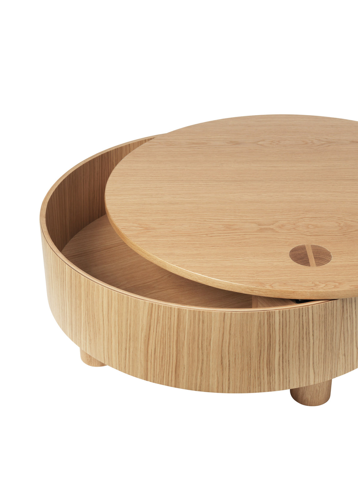 Olles Aufbewahrungstisch Ø80 in Natürliche Eichenfurnier präsentiert im Onlineshop von KAQTU Design AG. Couchtisch ist von Ferm Living