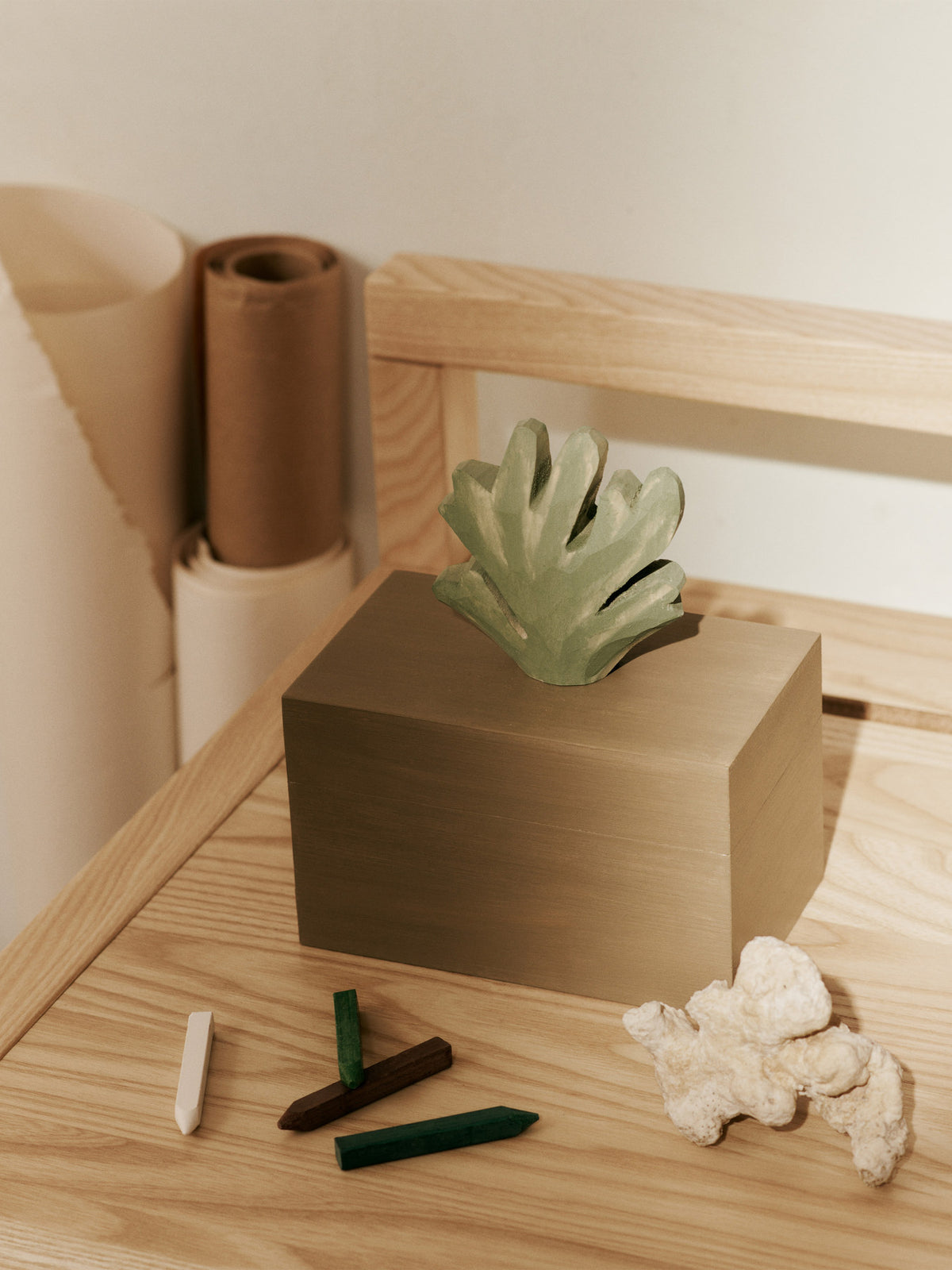 Harbour Box in Mistelzweig/Bräune präsentiert im Onlineshop von KAQTU Design AG. Spielzeug ist von Ferm Living