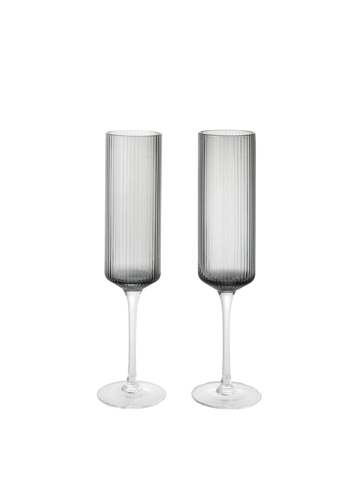 Ripple Champagnerflöten Set aus 2 in Grau geräuchert präsentiert im Onlineshop von KAQTU Design AG. Champagner Flutes ist von Ferm Living