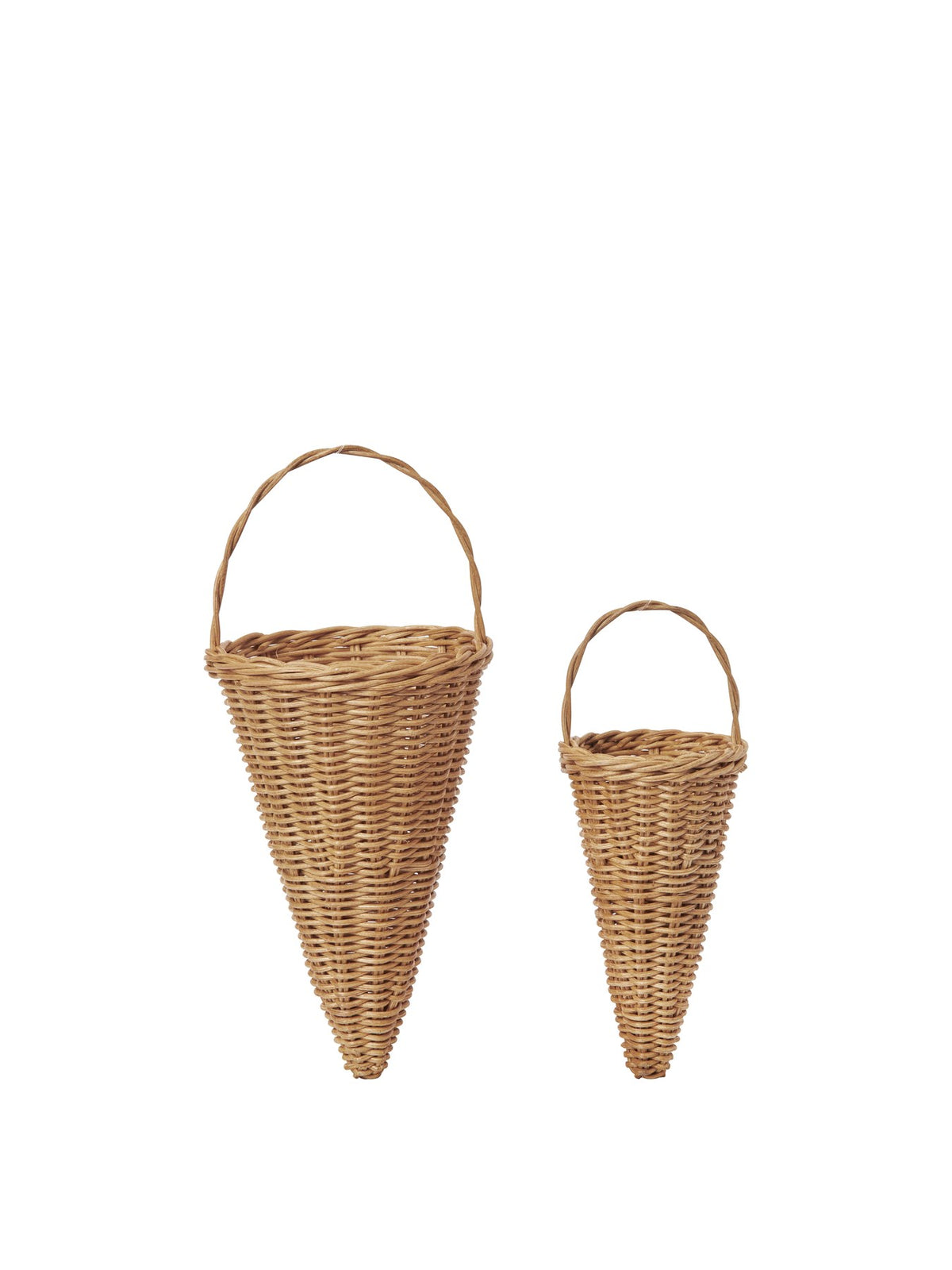 Set aus zwei handgeflochtenen Weihnachtsglocken aus natürlichem Rattan, Ornament von Ferm Living in honigfarbenem Ton.