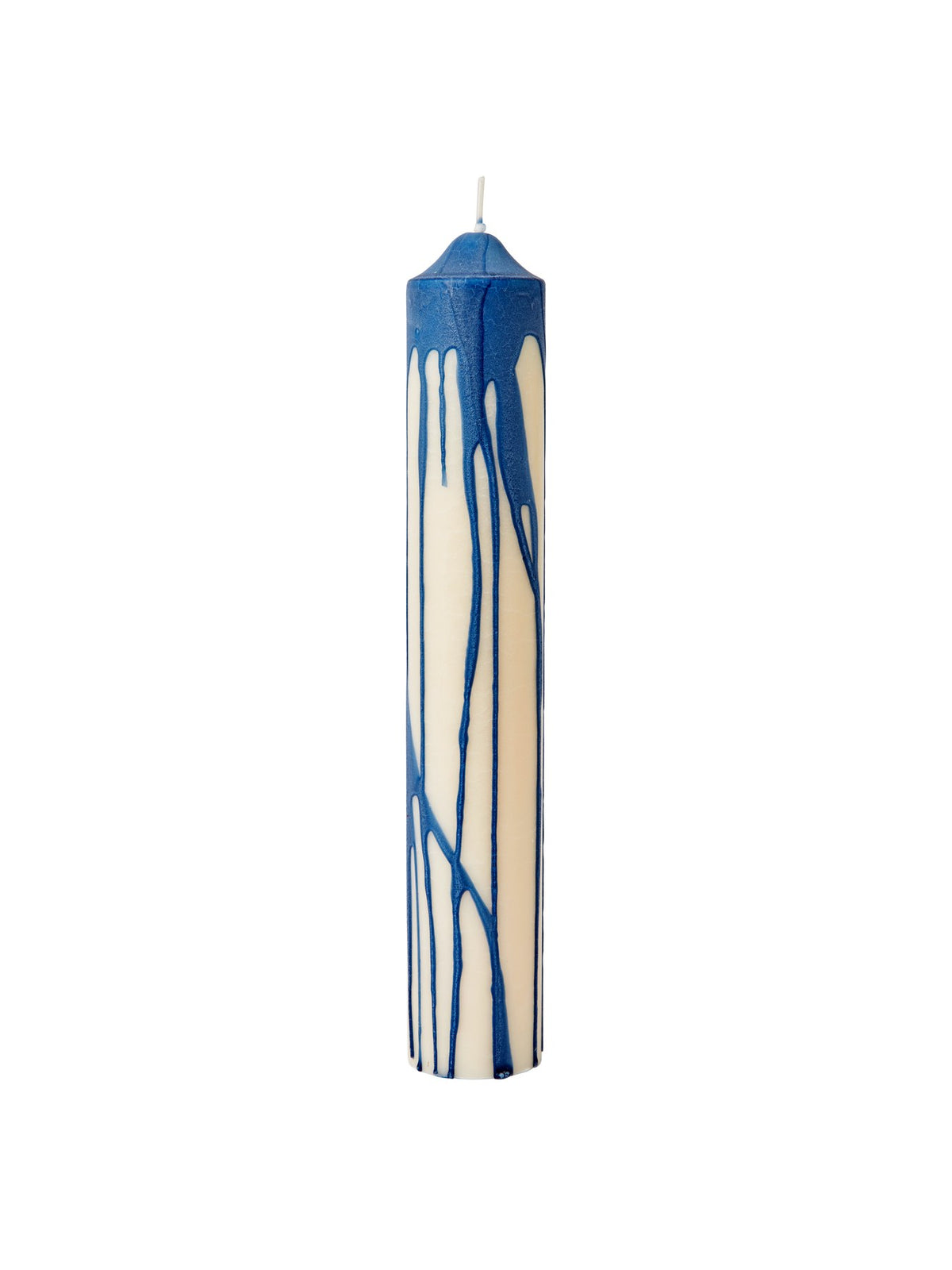 Stumpenkerze aus reinem Stearin in Dunkle Schokolade, zylindrische Form mit gewelltem, handverziertem Wachsprofil, Höhe 20 cm.