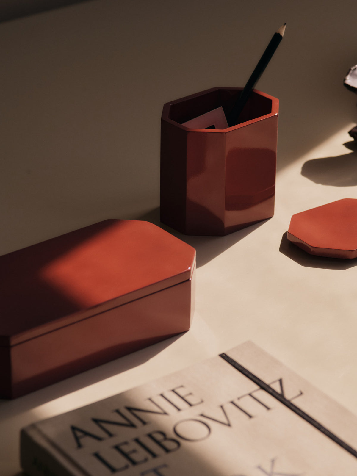 Nova Storage Box 10 x 7,5 in Picante Red präsentiert im Onlineshop von KAQTU Design AG. Aufbewahrungsbox ist von Ferm Living