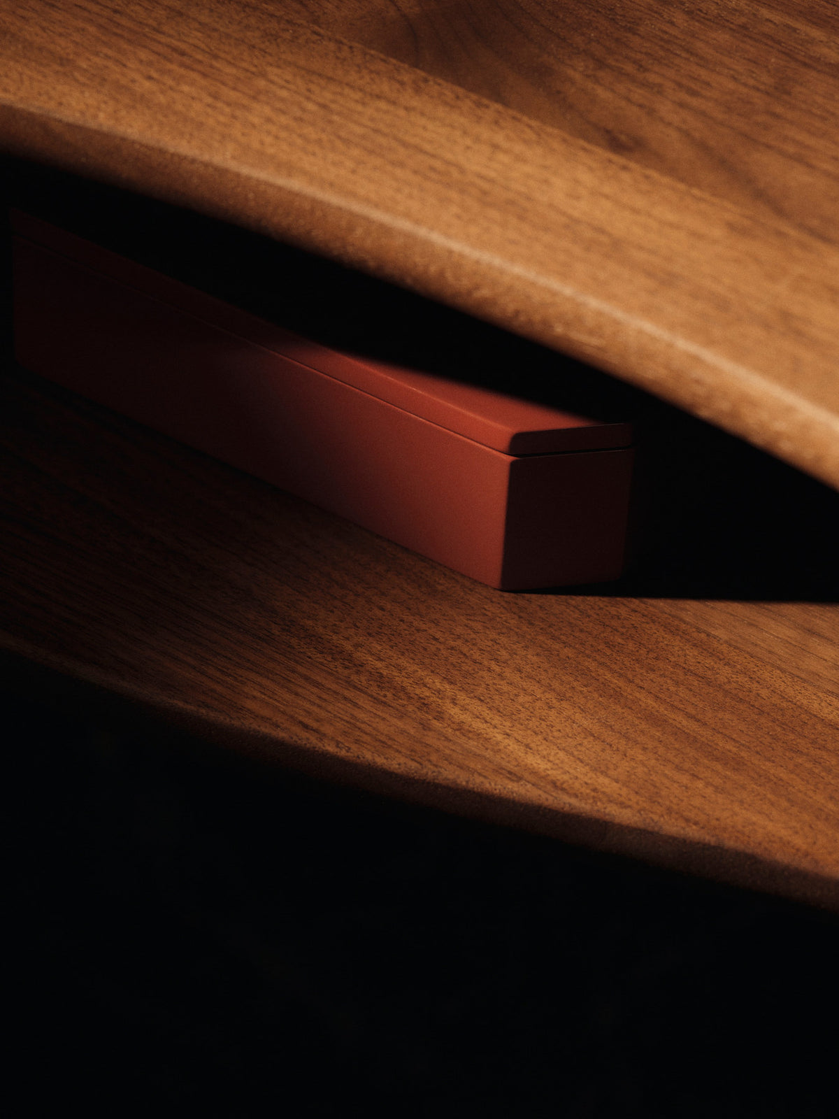 Nova Storage Box 20 x 10 in Picante Red präsentiert im Onlineshop von KAQTU Design AG. Aufbewahrungsbox ist von Ferm Living