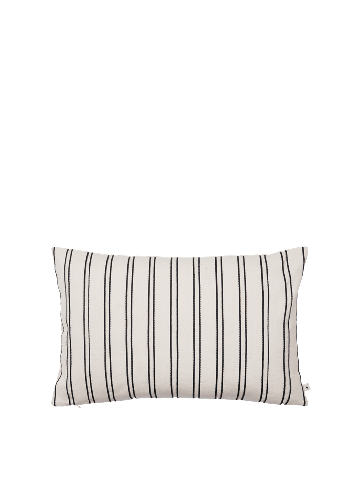Twill Kissen rechteckig in Off-white/Black präsentiert im Onlineshop von KAQTU Design AG. Deko Kissen ist von Ferm Living