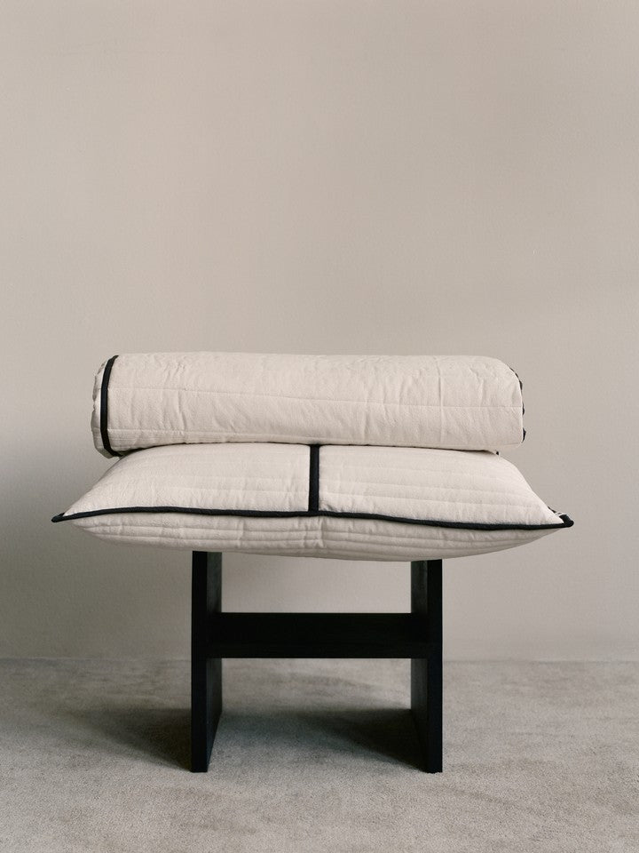 Vari Quilted Kissen rechteckig in Natural/Dark Chocolate präsentiert im Onlineshop von KAQTU Design AG. Deko Kissen ist von Ferm Living