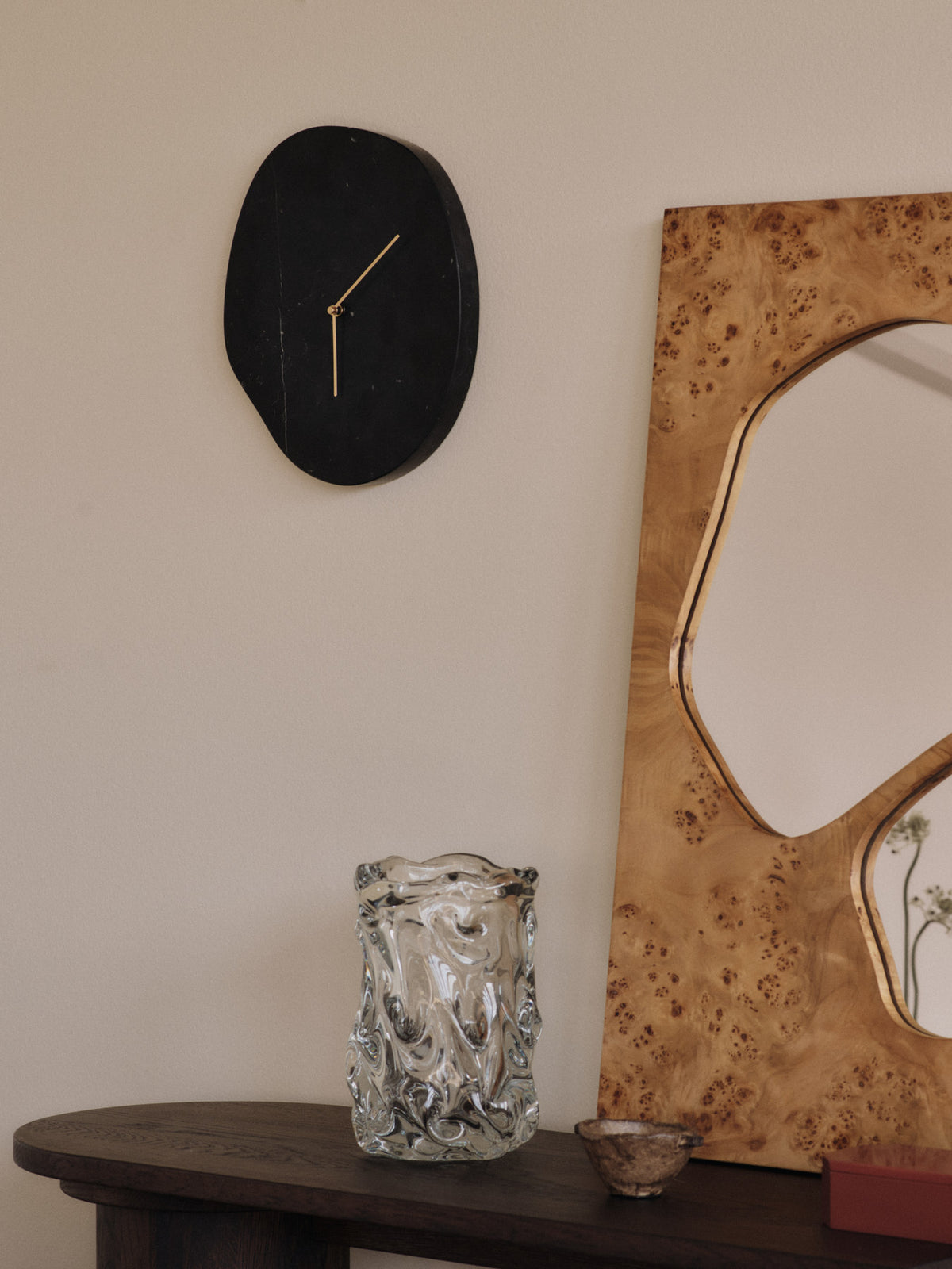 Virelle Vase H24 in Clear präsentiert im Onlineshop von KAQTU Design AG. Vase ist von Ferm Living