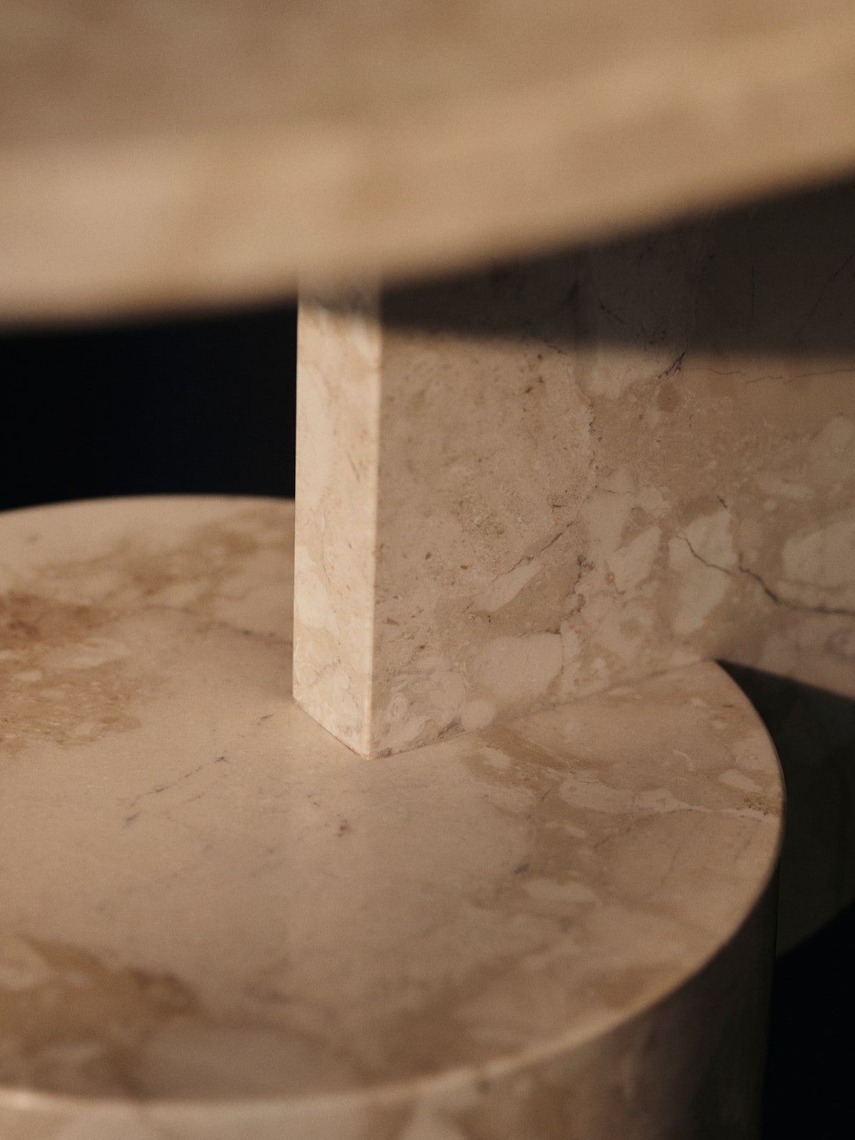 Insert Beistelltisch Stone in Sand präsentiert im Onlineshop von KAQTU Design AG. Beistelltisch ist von Ferm Living