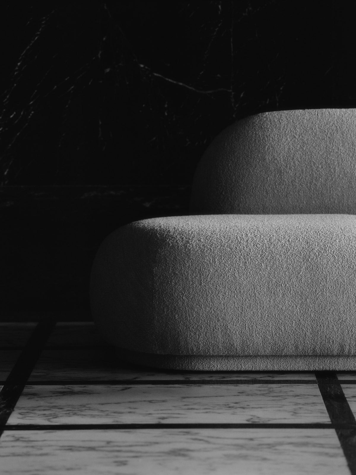 Modulares Sofa Rico Open-End Links in Offwhite mit Bouclé-Bezug und gerundeter Form