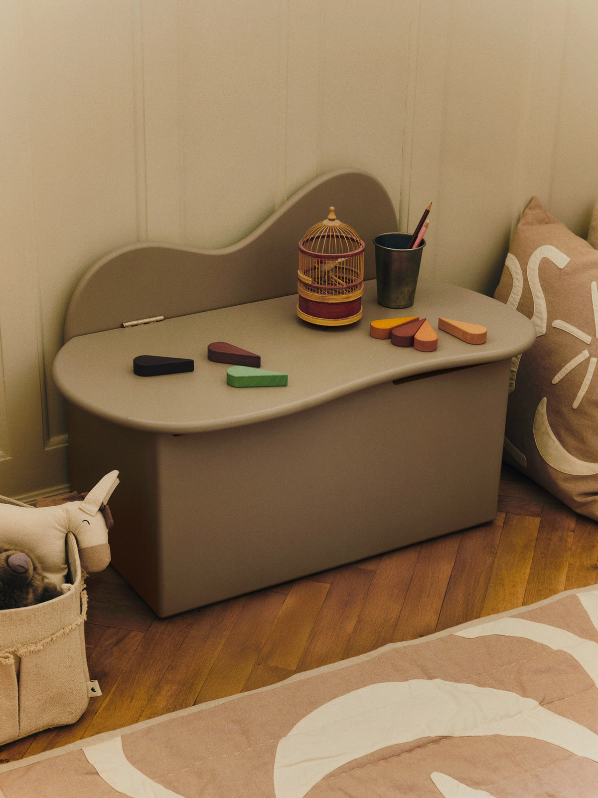 Hokan Textile Storage 18 x 18 in Natural präsentiert im Onlineshop von KAQTU Design AG. Aufbewahrungsbox ist von Ferm Living