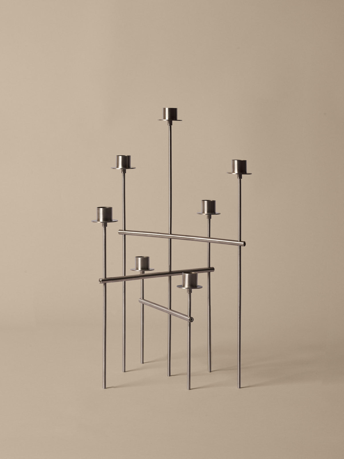 Elysia Candelabra in Brushed Stainless Steel präsentiert im Onlineshop von KAQTU Design AG. Kerzenständer ist von Ferm Living