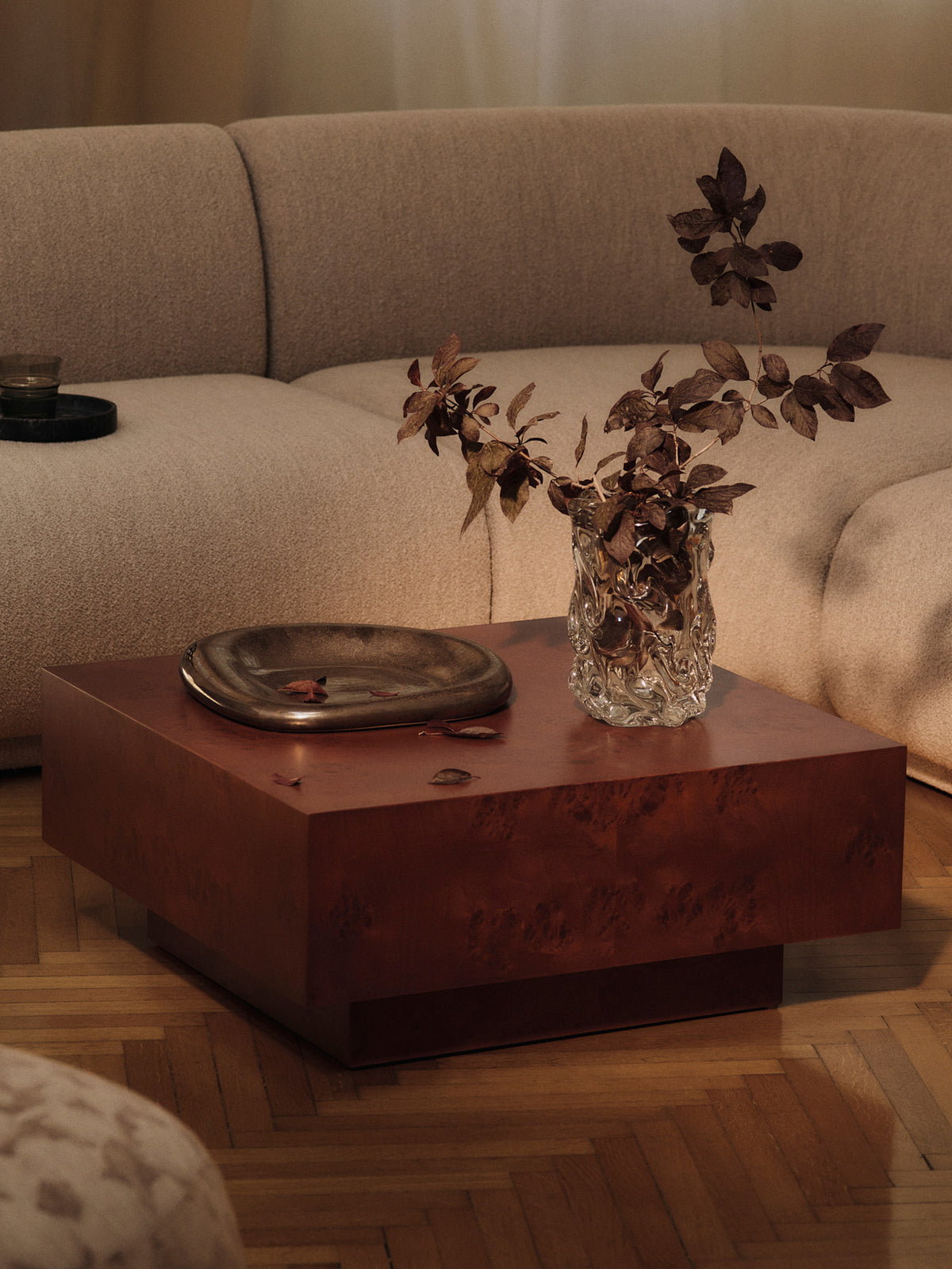 Burl Storage Couchtisch in Dark Stained Burl präsentiert im Onlineshop von KAQTU Design AG. Couchtisch ist von Ferm Living