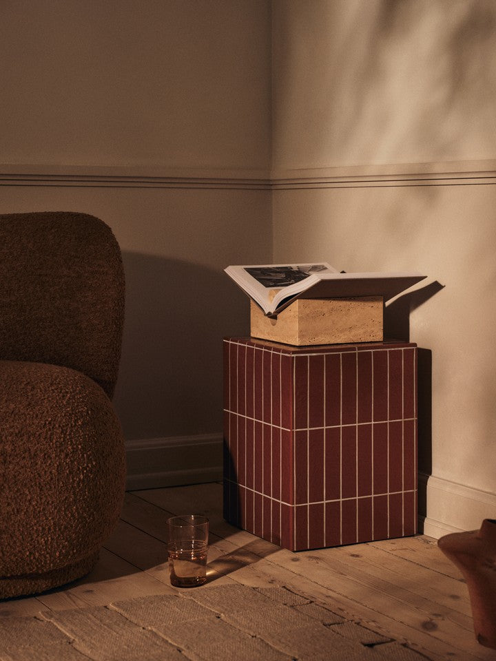 Pillar Beistelltisch in Brown präsentiert im Onlineshop von KAQTU Design AG. Beistelltisch ist von Ferm Living