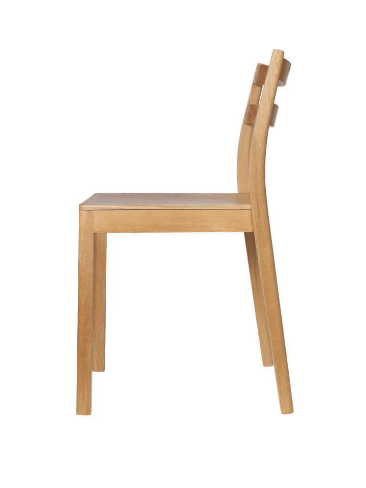 Boda Esszimmerstuhl in Natural Oak präsentiert im Onlineshop von KAQTU Design AG. Stuhl ist von Ferm Living