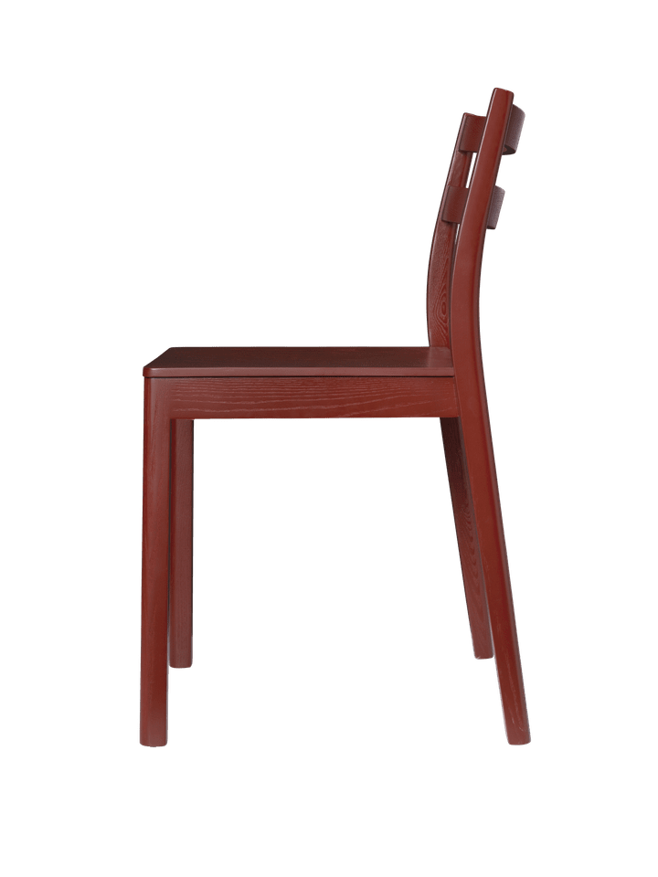 Boda Esszimmerstuhl in Red Brown präsentiert im Onlineshop von KAQTU Design AG. Stuhl ist von Ferm Living